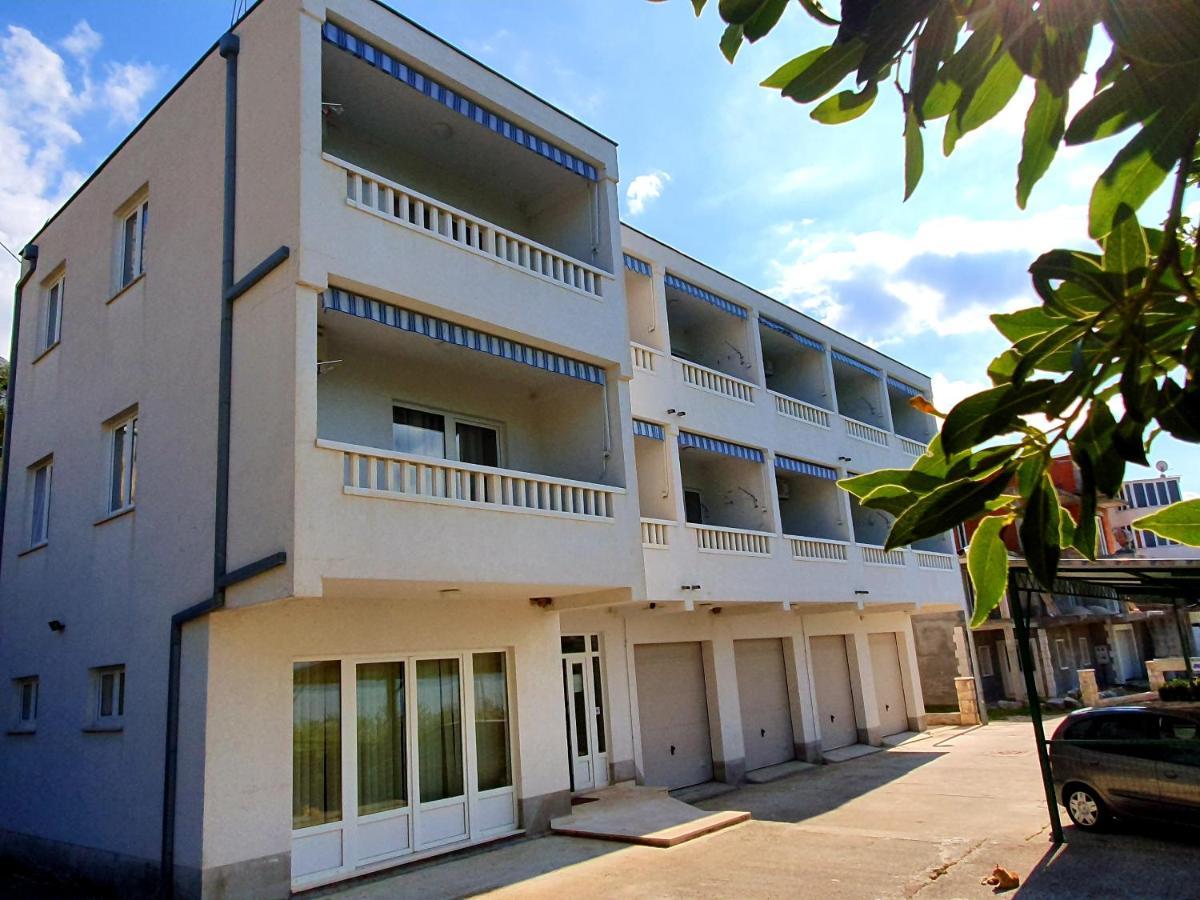 Apartments Ivan Omiš Buitenkant foto