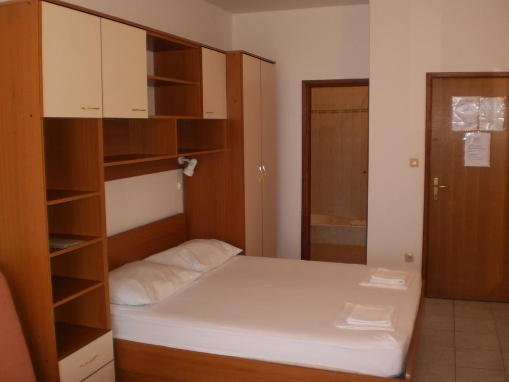 Apartments Ivan Omiš Buitenkant foto