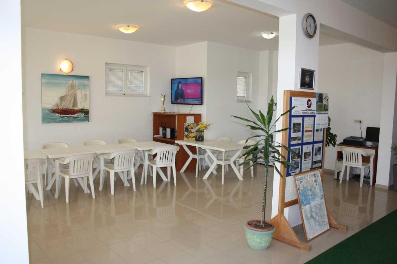 Apartments Ivan Omiš Buitenkant foto