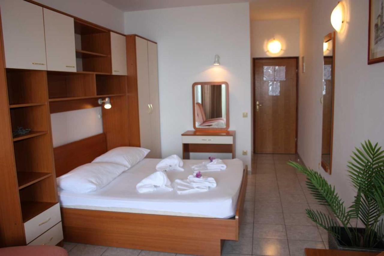 Apartments Ivan Omiš Buitenkant foto